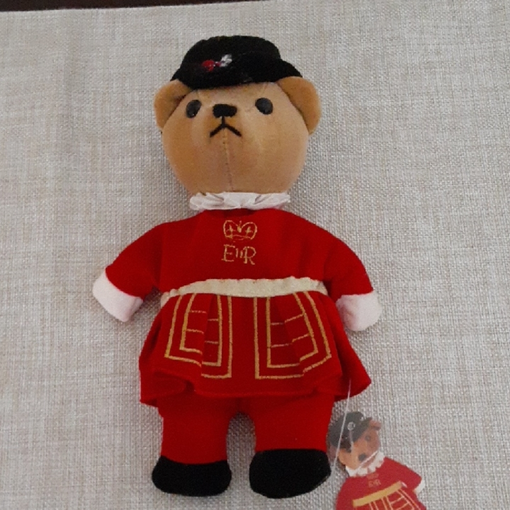 Vintage! 🇬🇧 Beefeater Teddy Bear